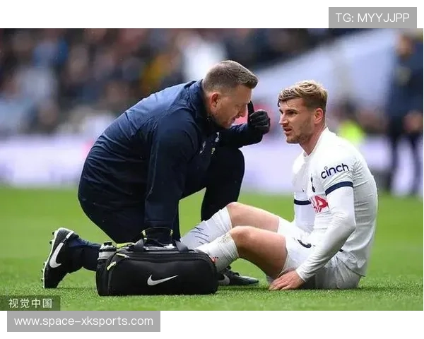 热刺一战折损两将，西蒙斯、罗梅罗红牌成比赛转折点