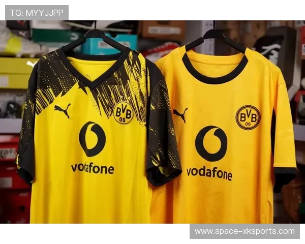 多特蒙德发布第三客场球衣,黄黑条纹致敬传统 多特蒙德发布第三客场球衣,黄黑条纹致敬传统