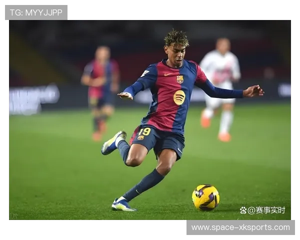 亚马尔荣膺2024西班牙最佳新秀,博扬代为领取国家体育奖 亚马尔荣膺2024西班牙最佳新秀,博扬代为领取国家体育奖